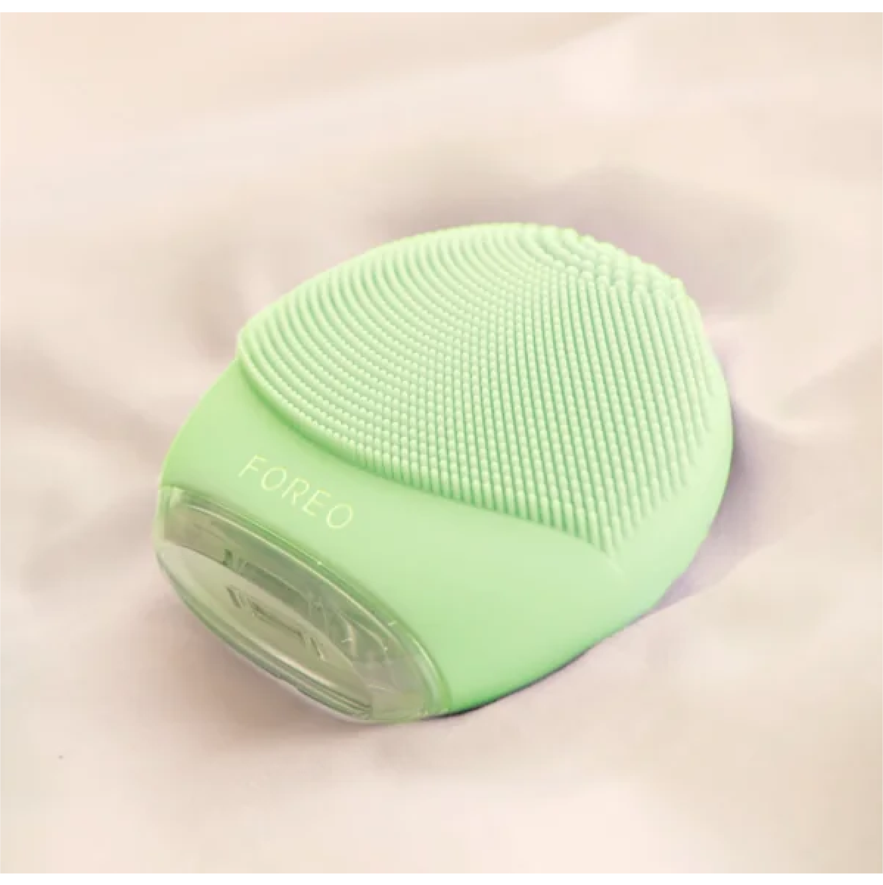 FOREO LUNA 4 Go Facial Cleansing and Massaging Device - Pistachio