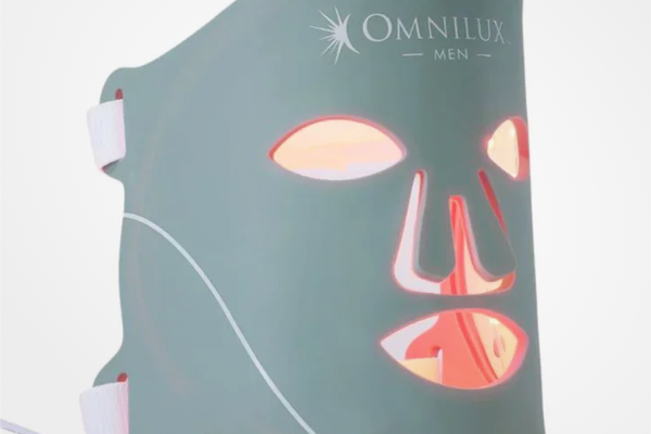 Avis sur Omnilux Men : Est-ce que ça vaut la peine pour une peau plus épaisse et plus irritée?