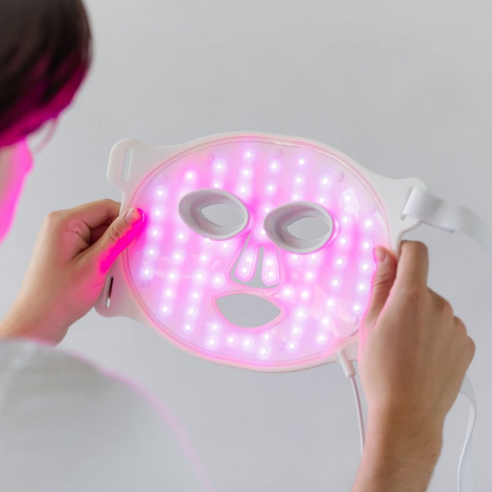 Critique du masque DEL Omnilux Clear : Est-ce que ça vaut la peine pour une peau sujette à l’acné?