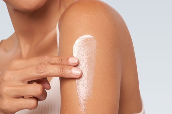 Avis sur Alastin TransFORM Body Complex : Une crème peut-elle vraiment raffermir une peau crêpée ? (2026)