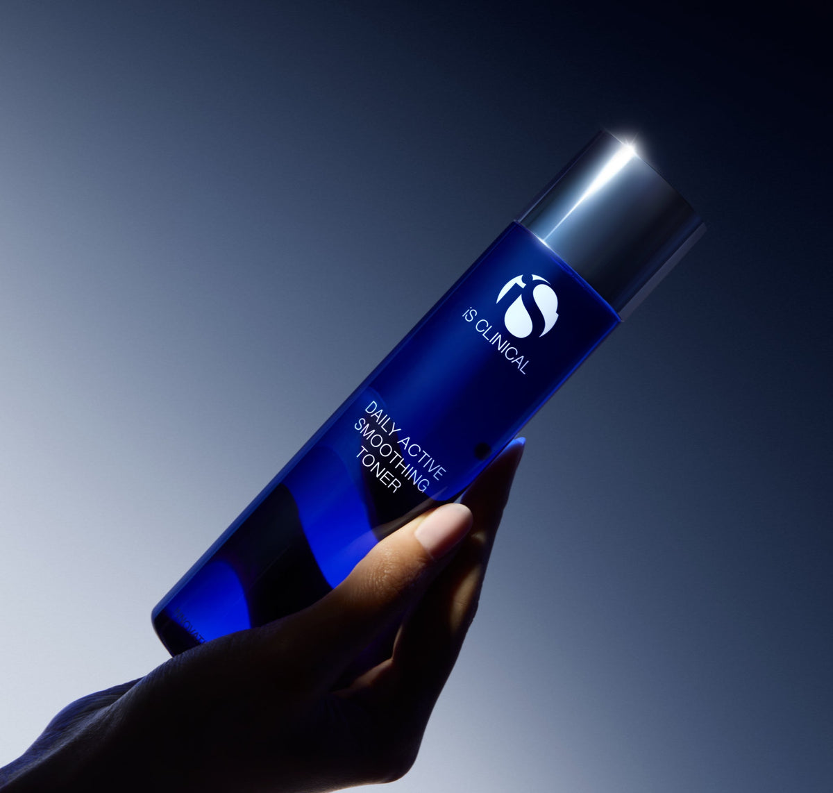 iS Clinical Daily Active Smoothing Toner benefits, smooths texture and refines pores