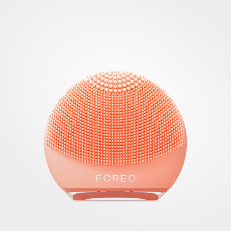 FOREO LUNA 4 Go Facial Cleansing and Massaging Device - Peach Perfect