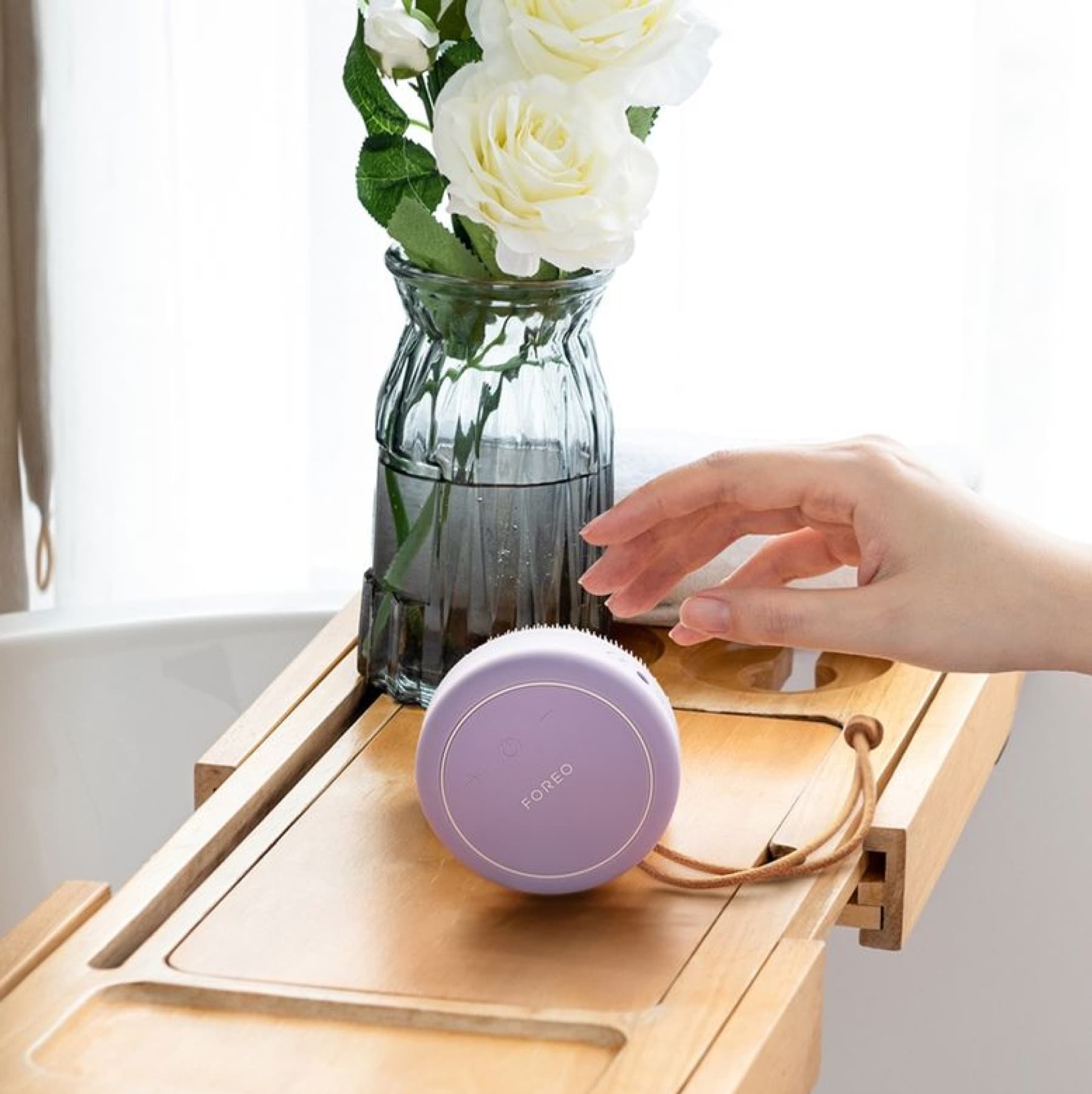 FOREO LUNA 4 Body Massaging Body Brush - Lavender