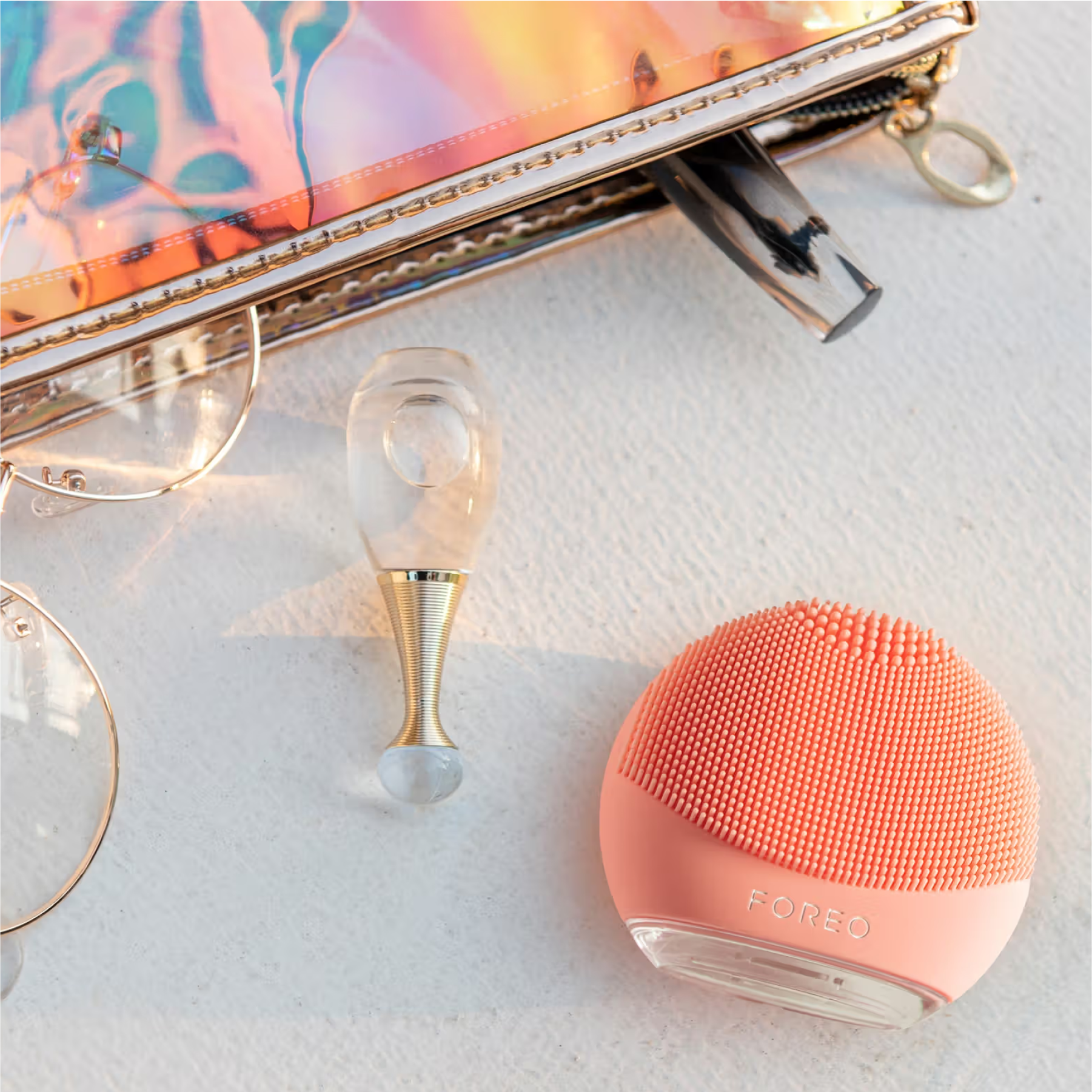 FOREO LUNA 4 Go Facial Cleansing and Massaging Device - Peach Perfect