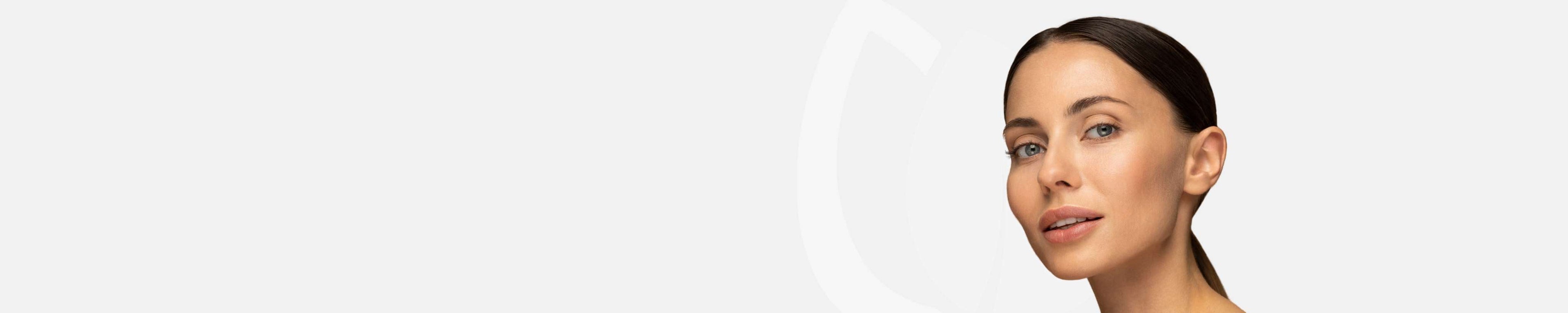 Achetez des traitements pour la peau relâchée au Canada – sérums raffermissants, outils à microcourant et soins anti-âge chez WeDoSkin.ca