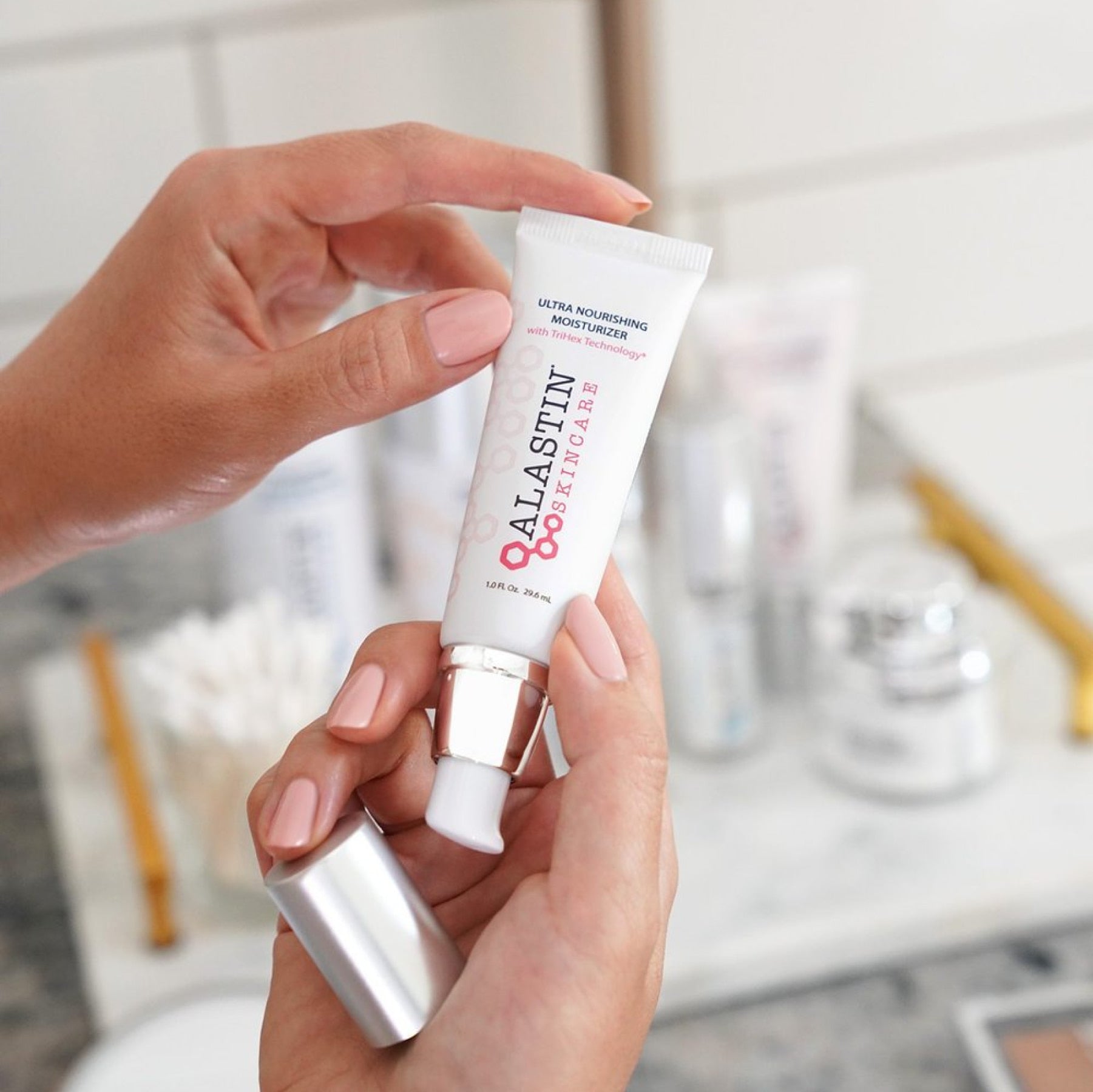 Crème hydratante Alastin Ultra Nourrissante avec la technologie™ TriHex