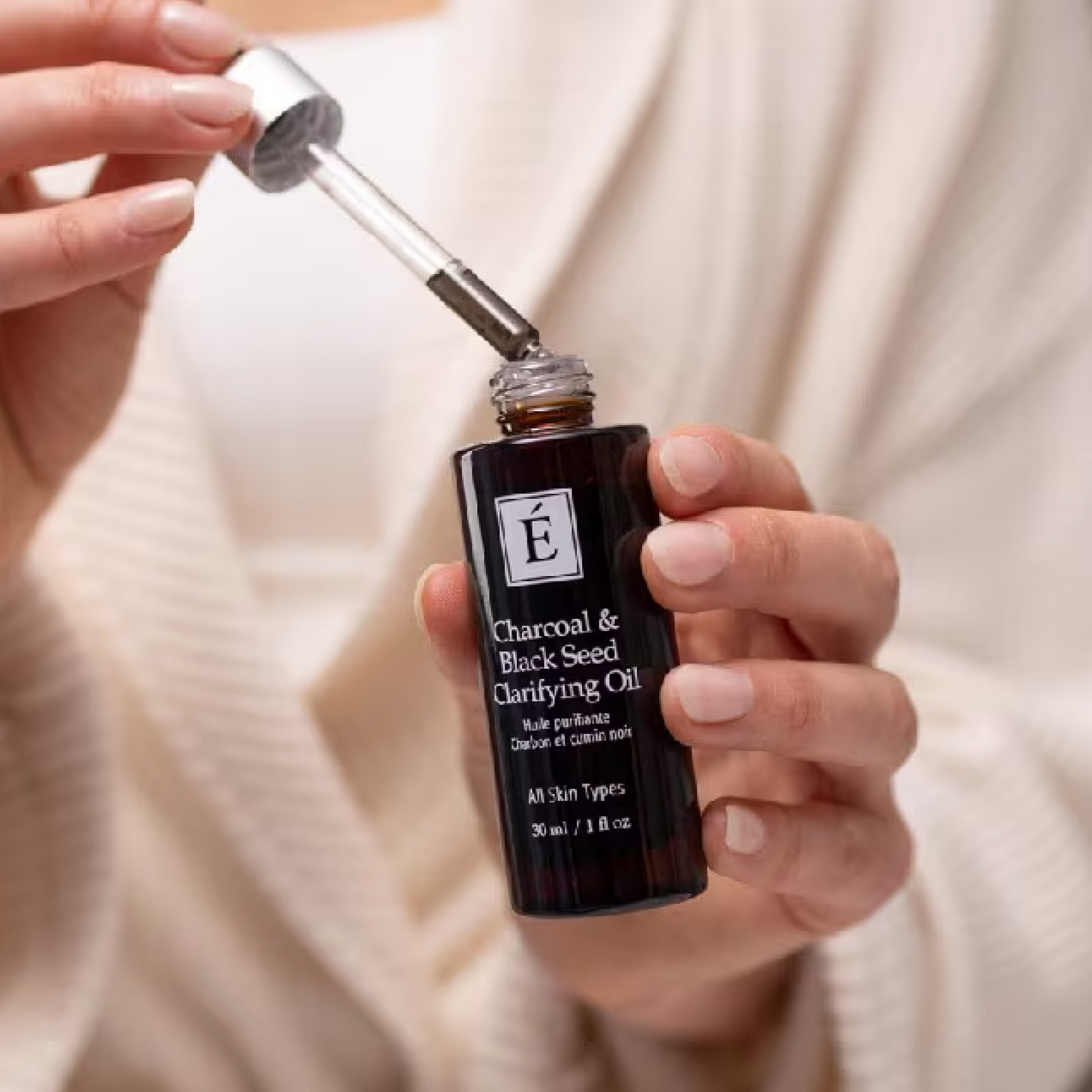 Charbon de bois Éminence et huile clarifiante pour graines noires